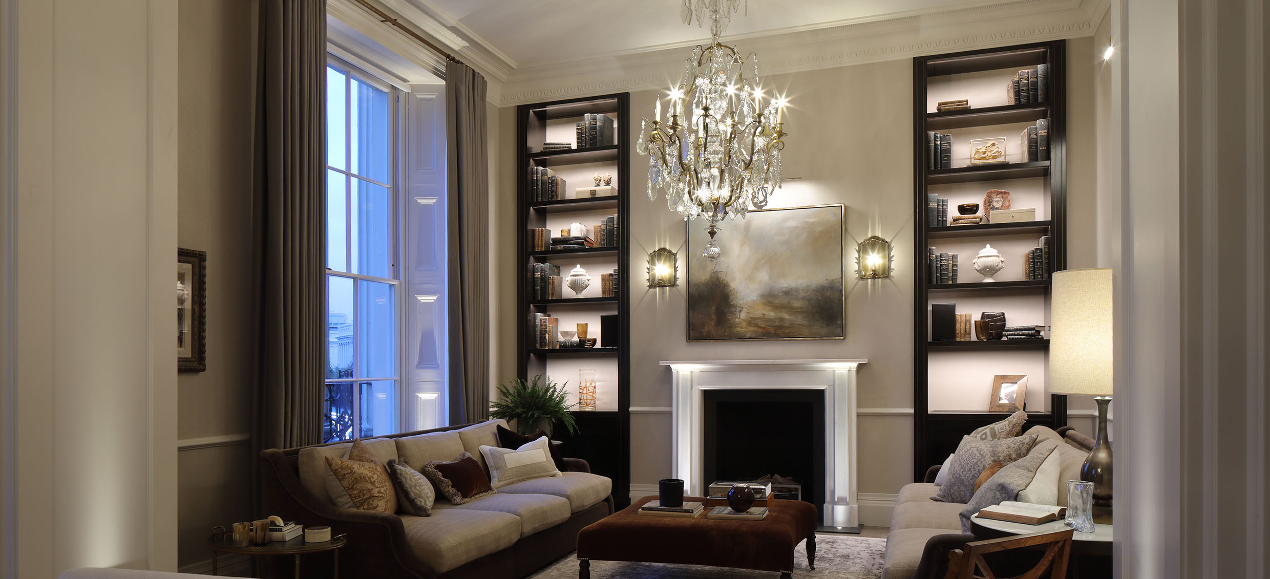 ELEGANT LIVING ROOM image