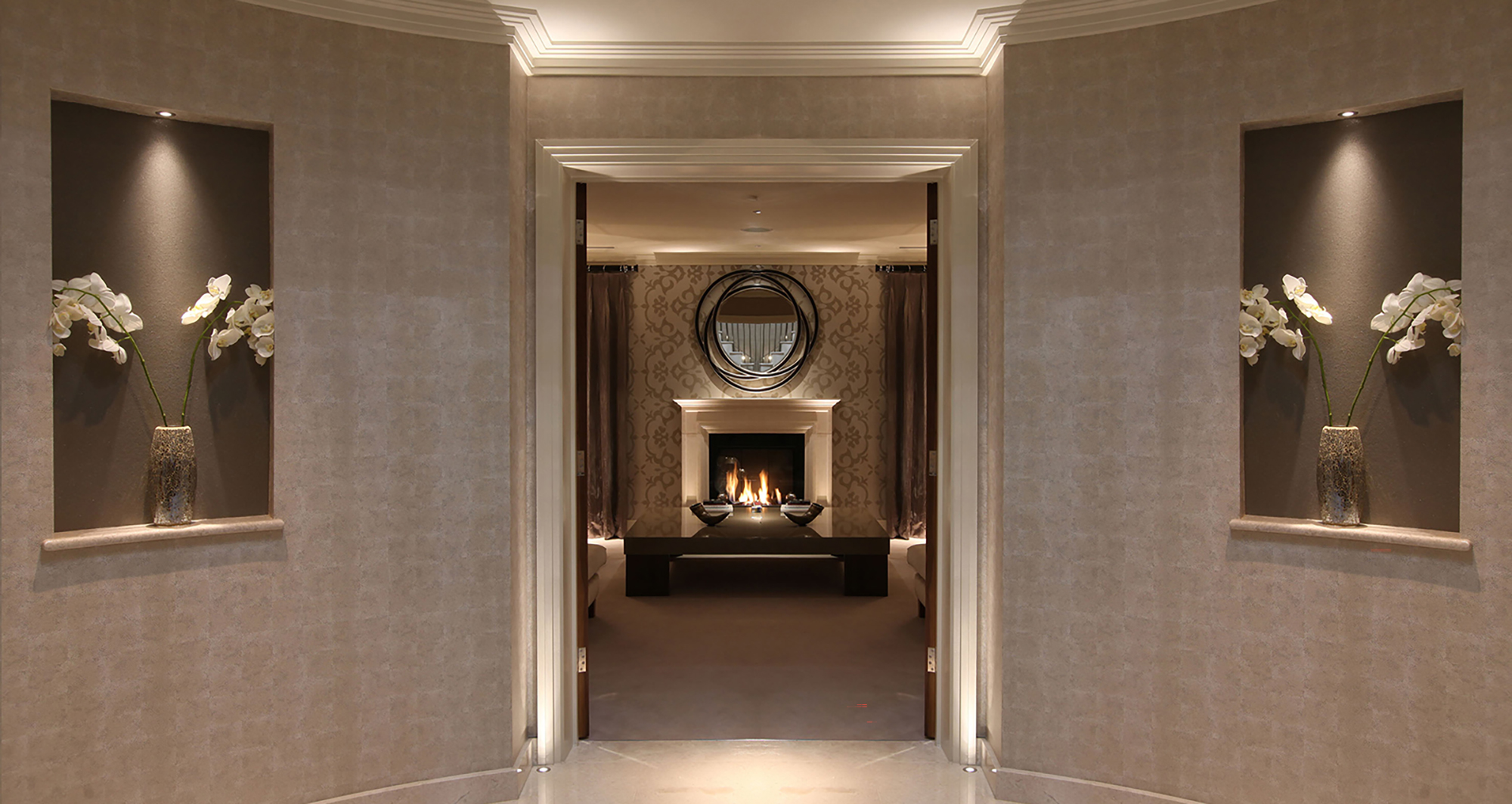 A CORRIDOR WITH GRANDEUR image