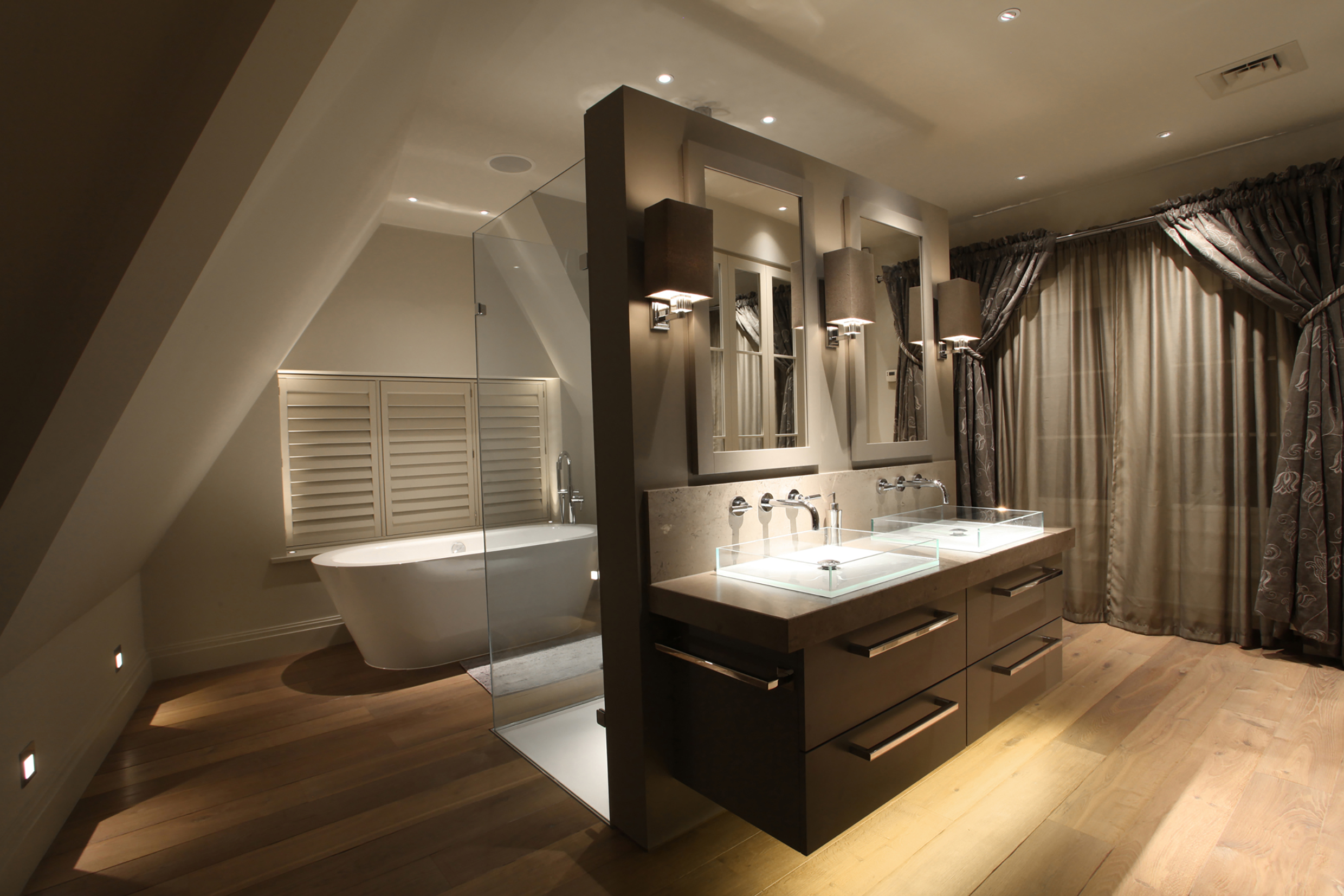 LOFT ENSUITE LIGHTING image