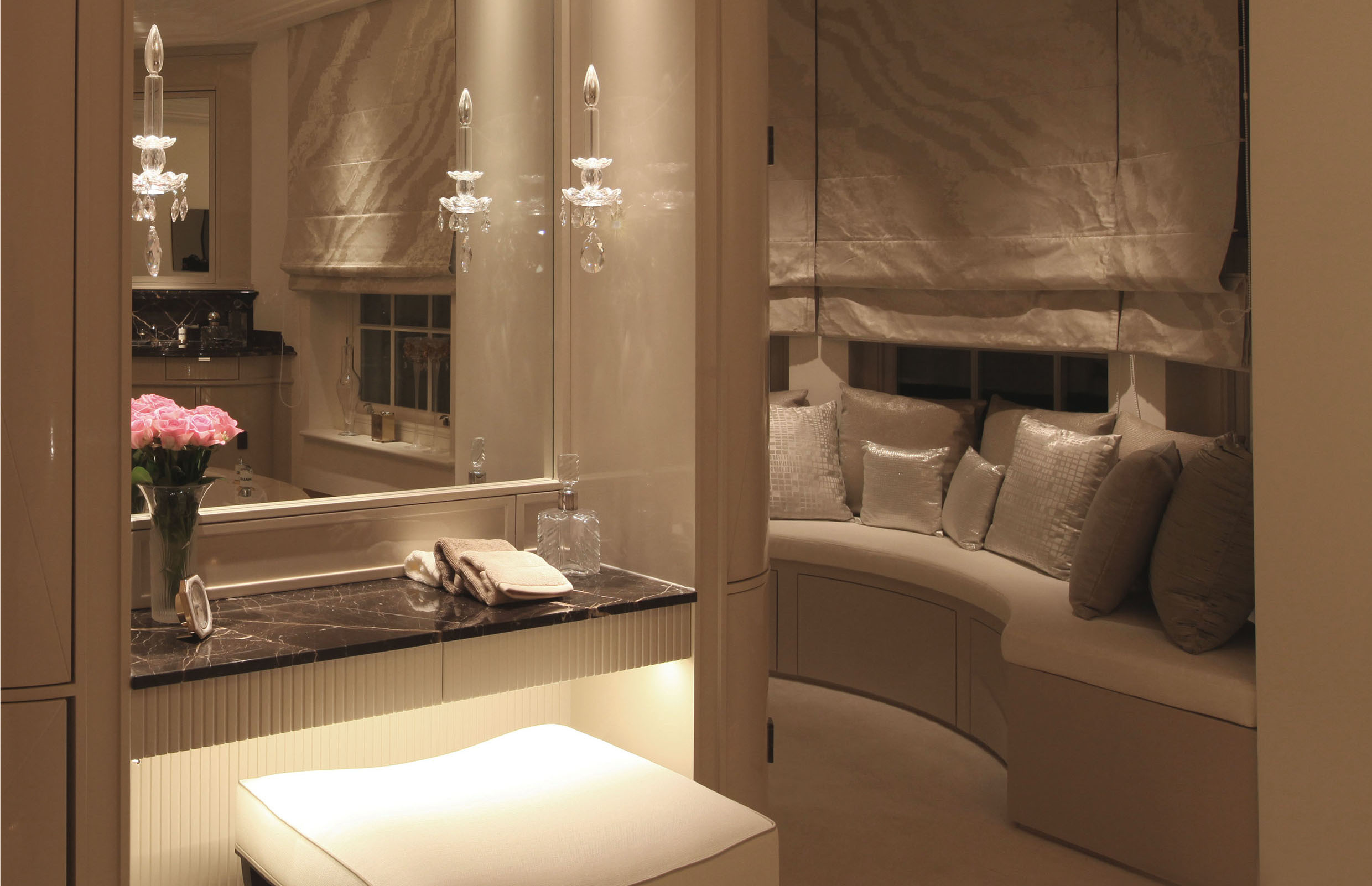 CLASSIC DRESSING ROOM DESIGN image