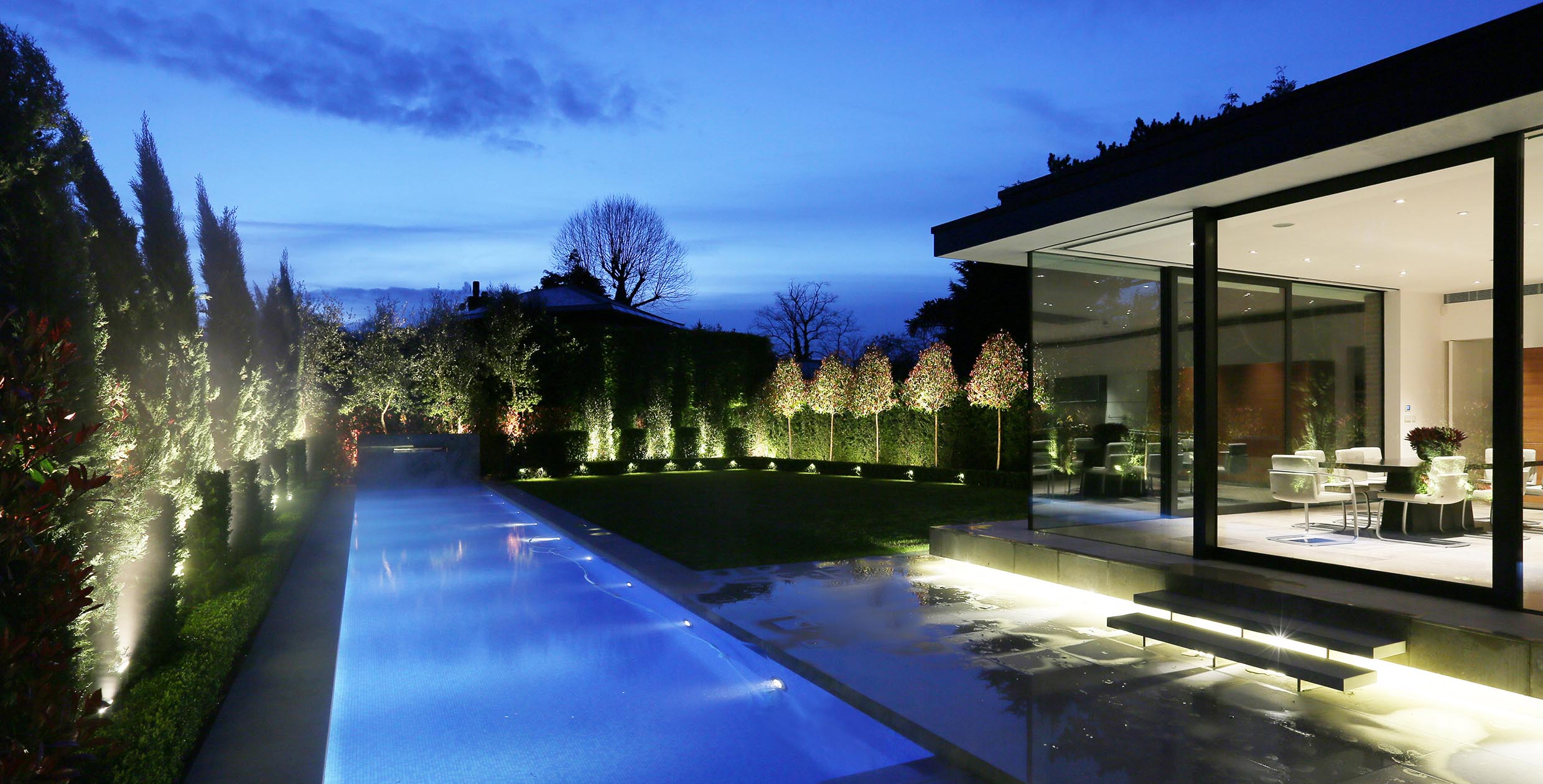 SWIMMING POOL GARDEN image