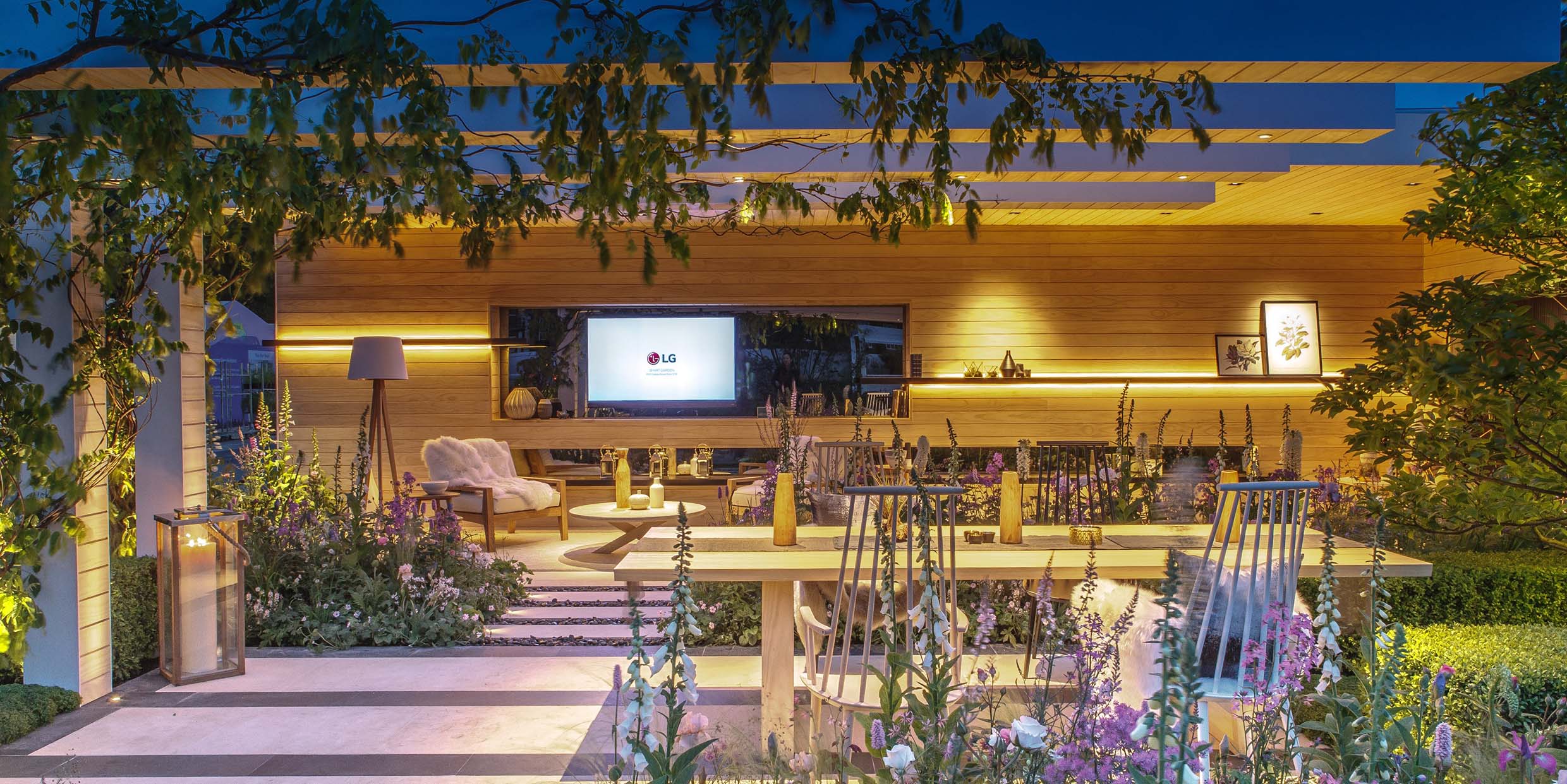 GARDEN ROOM LIGHTING image