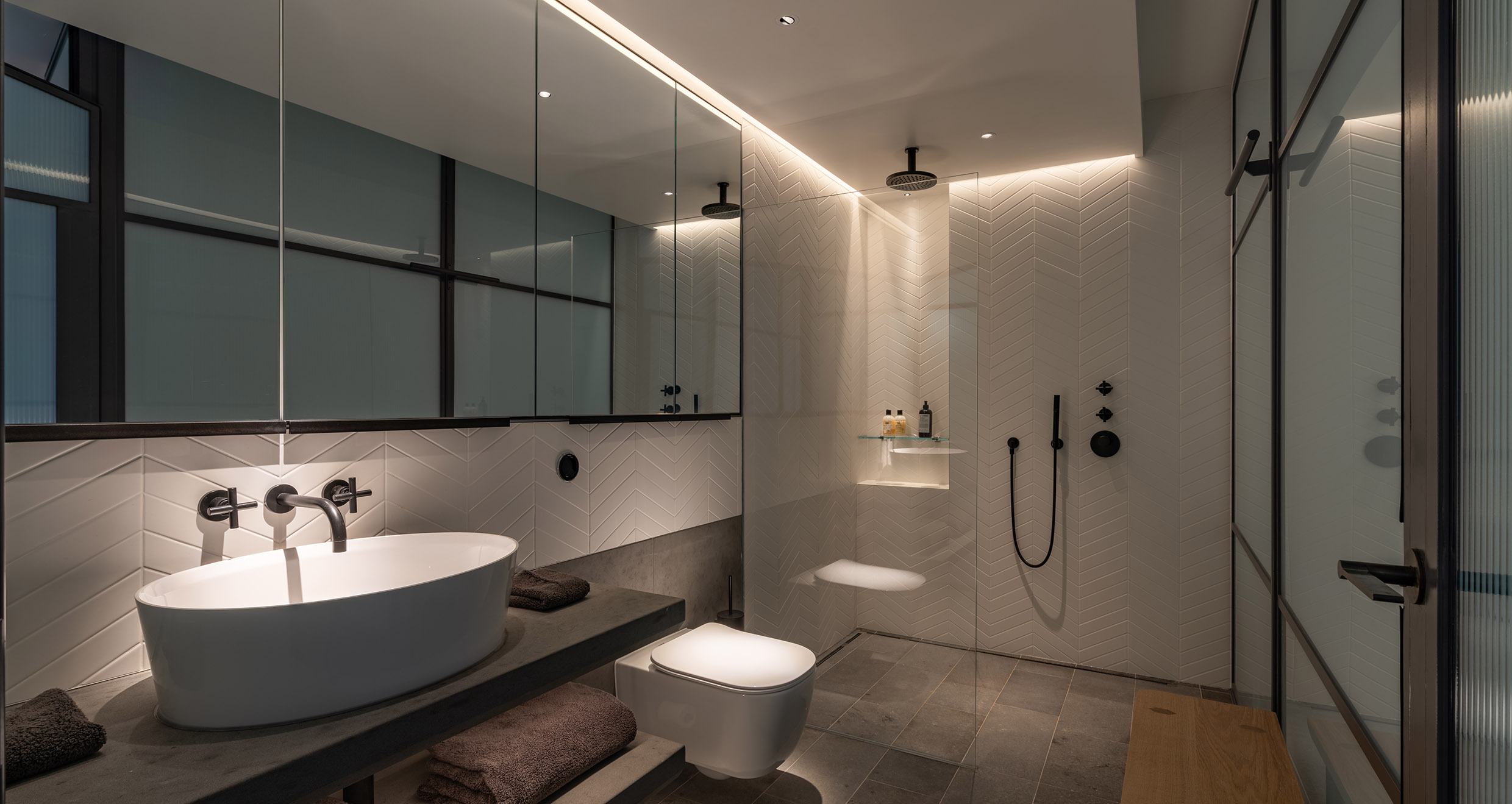 SLEEK LINED BATHROOM image
