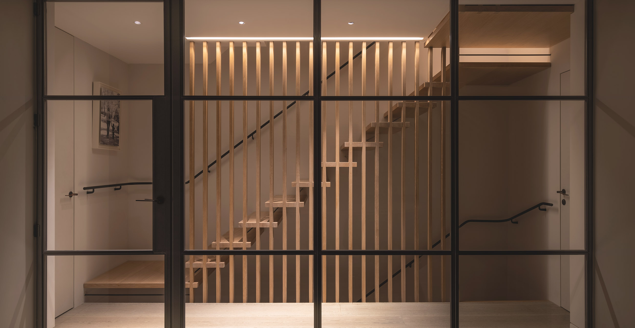 CONTEMPORARY STAIRWELL image