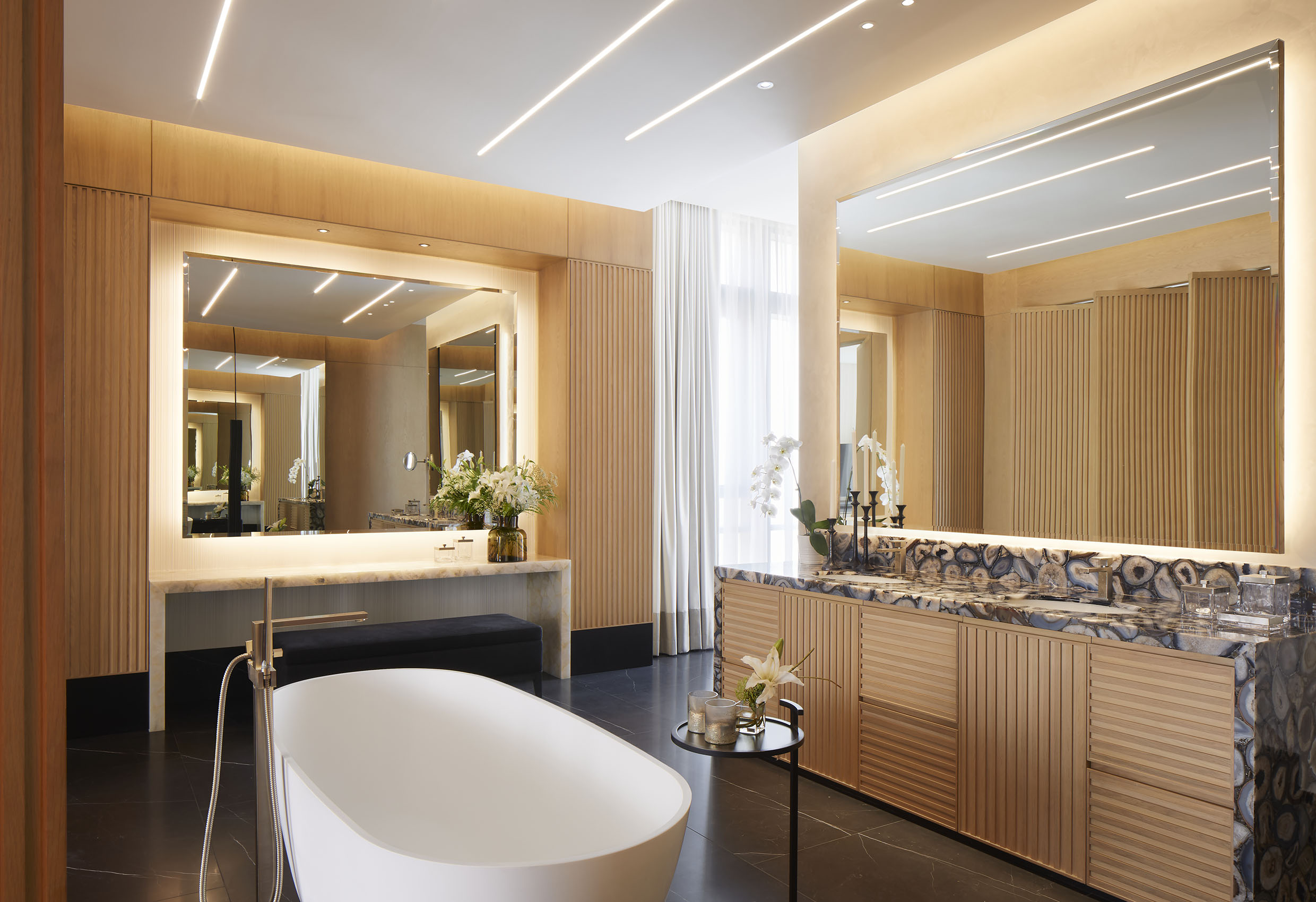 LARGE BATHROOM WITH DOUBLE MIRRORS image