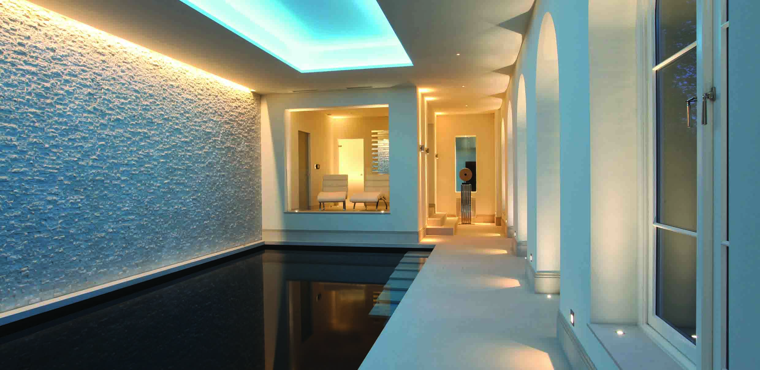 CONTEMPORARY INDOOR SWIMMING POOL image