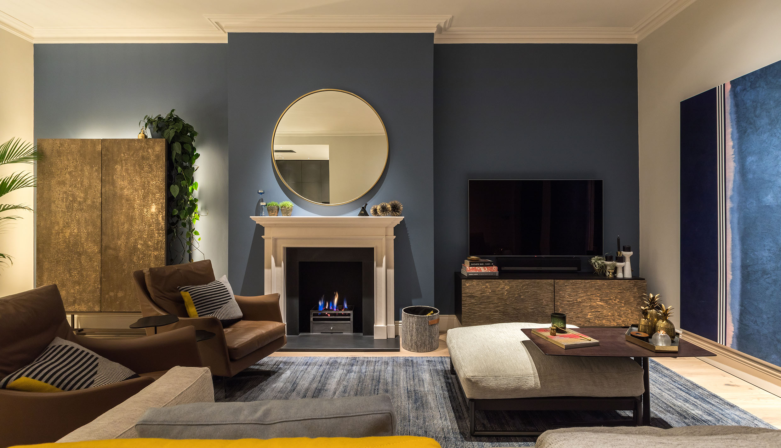 COLOURFUL LIVING ROOM image
