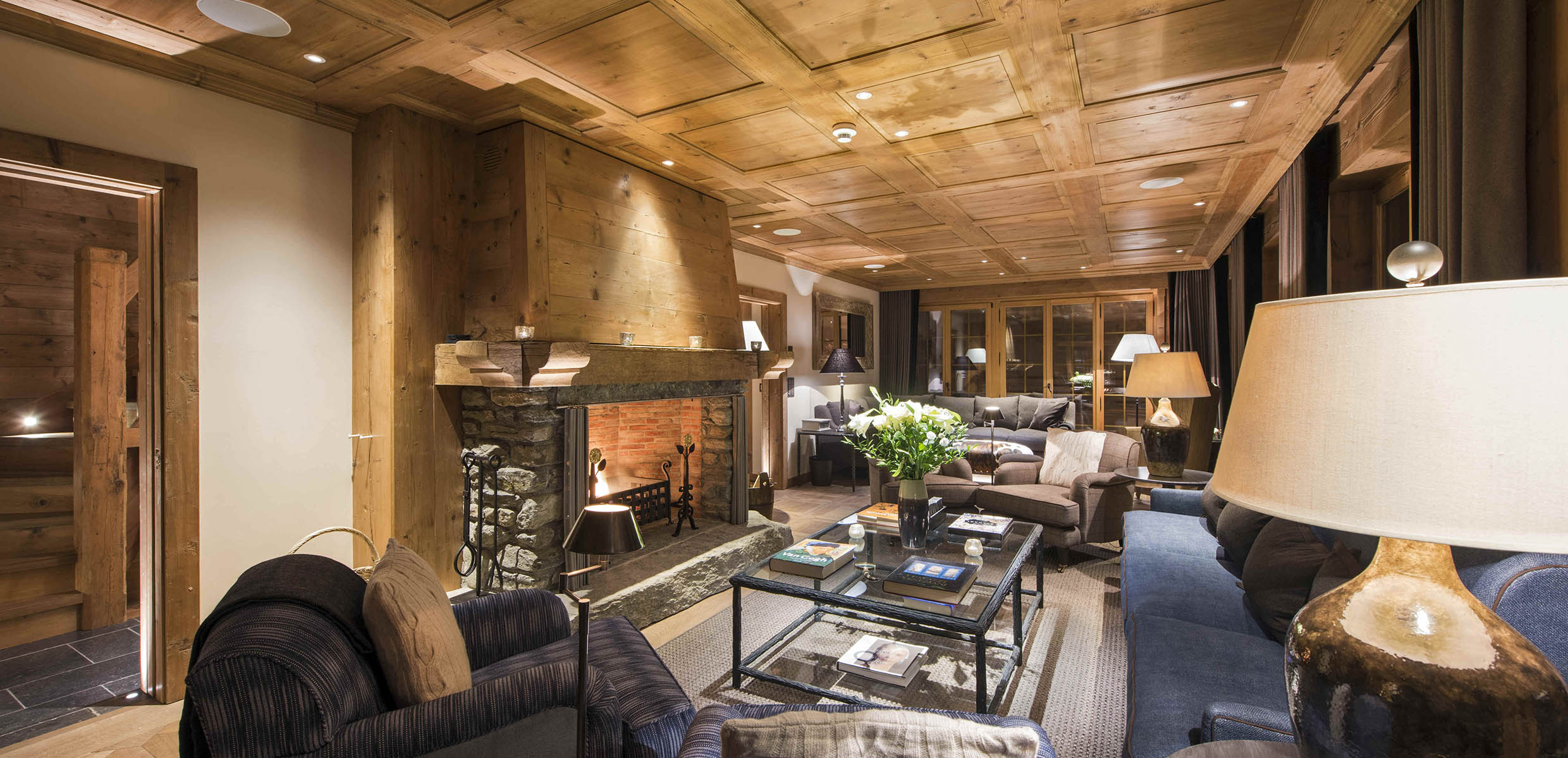 CHALET TRADITIONAL DINING ROOM image