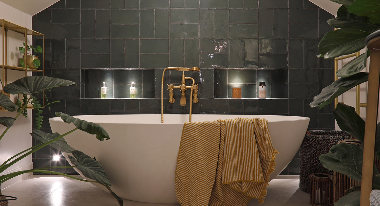 BATHROOM IN EAVES image