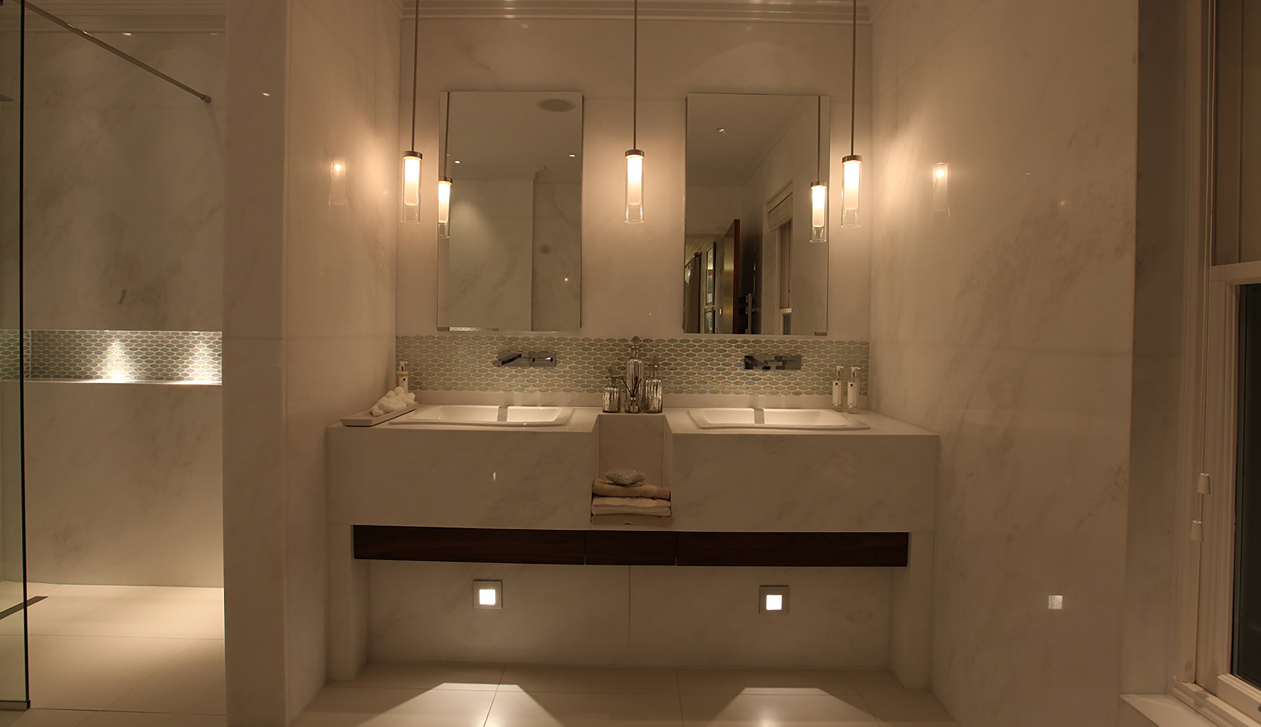 DOUBLE VANITY UNIT LIGHTING image